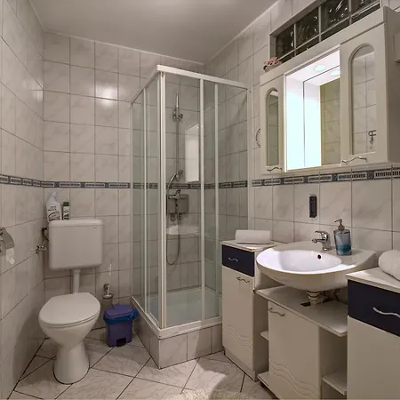 Oazis Apartman *